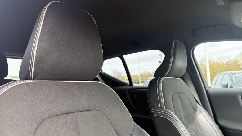 Volvo Xc40 1.5 T5 Recharge PHEV R DESIGN Pro 5dr Auto Estate